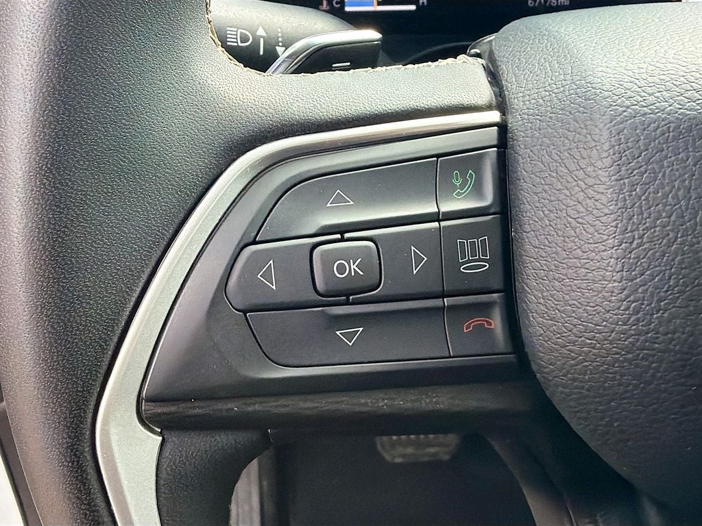 2023 Jeep Grand Cherokee L Laredo 4x2
