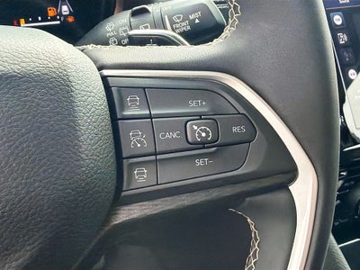 2023 Jeep Grand Cherokee L Laredo 4x2