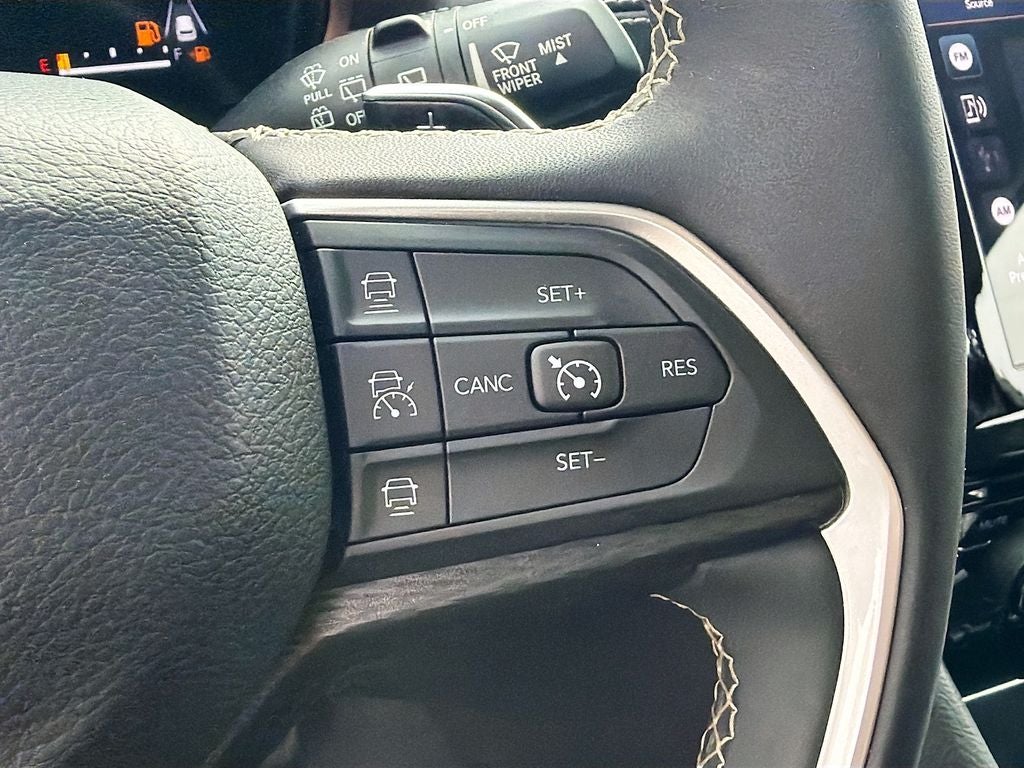 2023 Jeep Grand Cherokee L Laredo 4x2