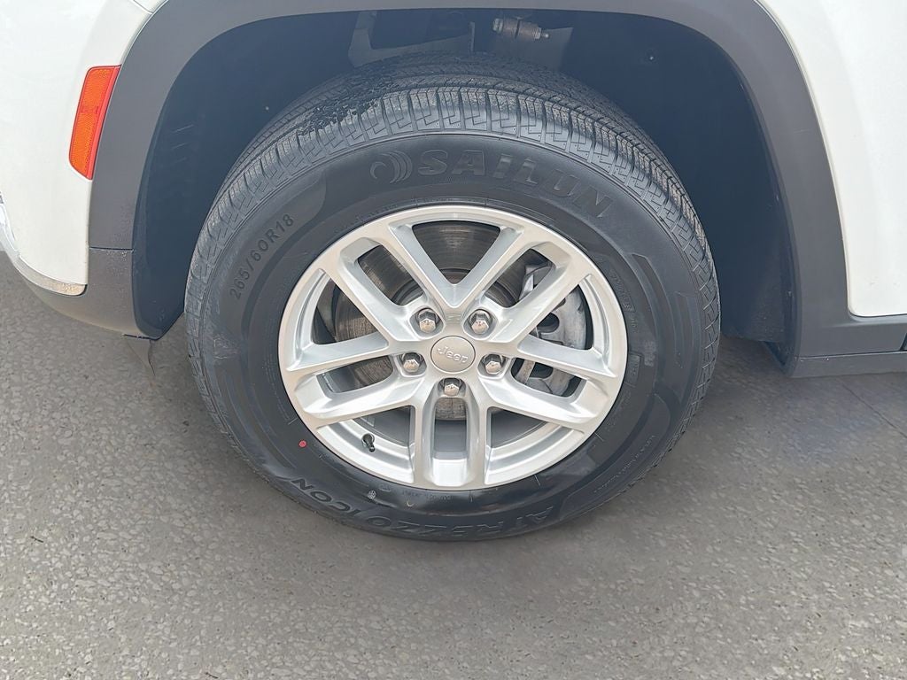 2023 Jeep Grand Cherokee L Laredo 4x2