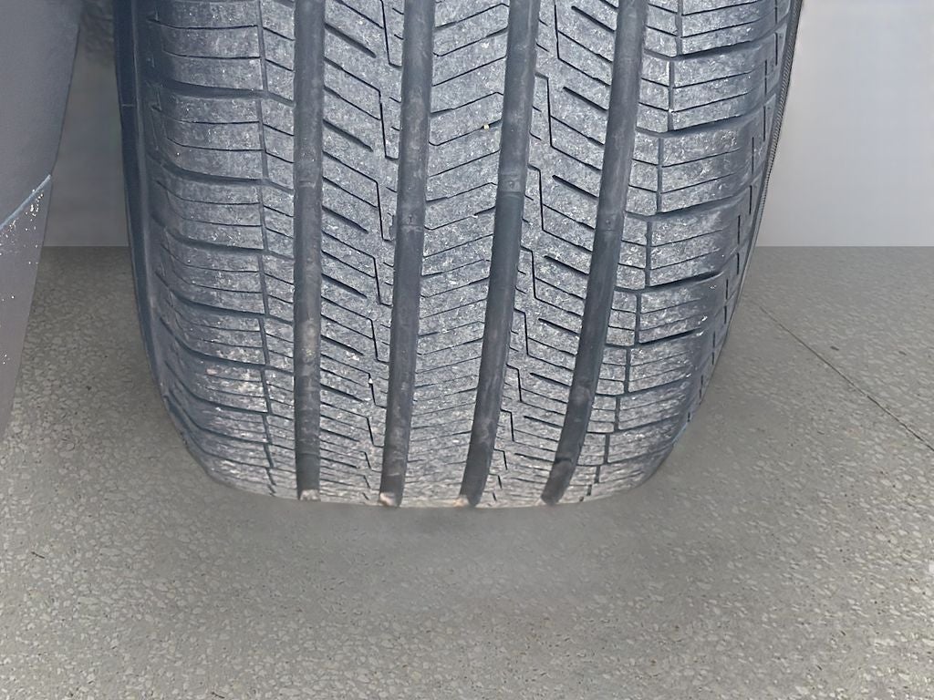 2023 Jeep Grand Cherokee L Laredo 4x2