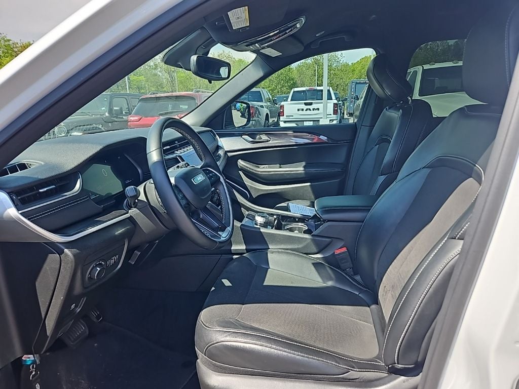 2021 Jeep Grand Cherokee L Altitude 4x2