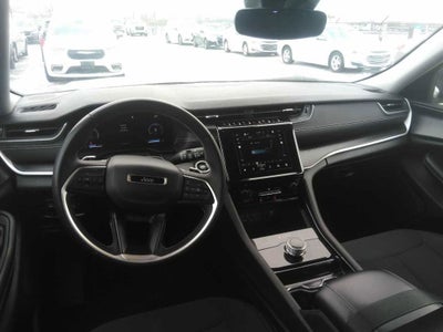 2023 Jeep Grand Cherokee L Laredo 4x2