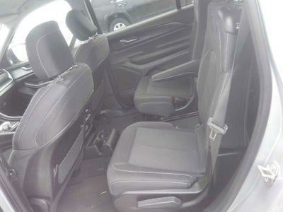 2023 Jeep Grand Cherokee L Laredo 4x2