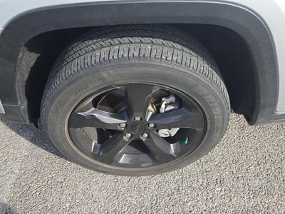 2023 Jeep Grand Cherokee L Altitude 4x2