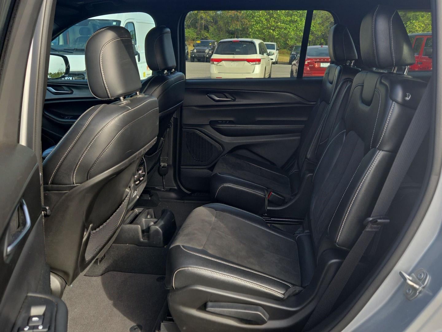 2023 Jeep Grand Cherokee L Altitude 4x2