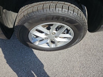 2023 Jeep Grand Cherokee L Laredo 4x2