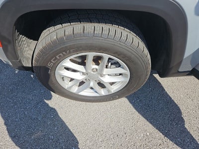 2023 Jeep Grand Cherokee L Laredo 4x2