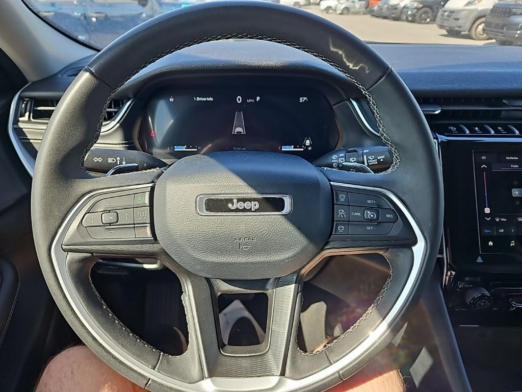 2023 Jeep Grand Cherokee L Laredo 4x2