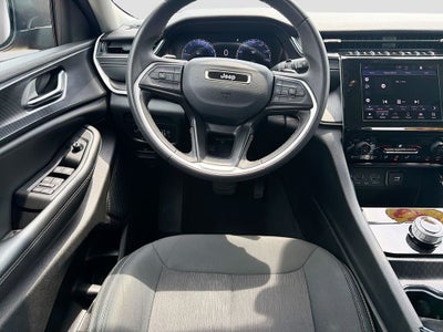 2023 Jeep Grand Cherokee L Laredo 4x2