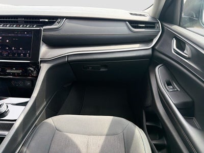 2023 Jeep Grand Cherokee L Laredo 4x2