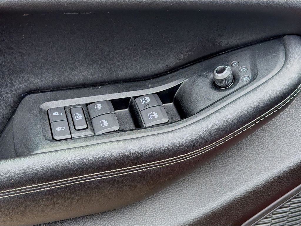 2023 Jeep Grand Cherokee L Laredo 4x2