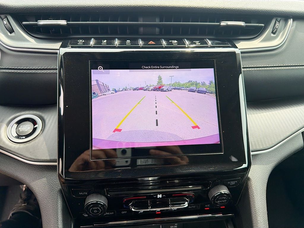 2023 Jeep Grand Cherokee L Laredo 4x2