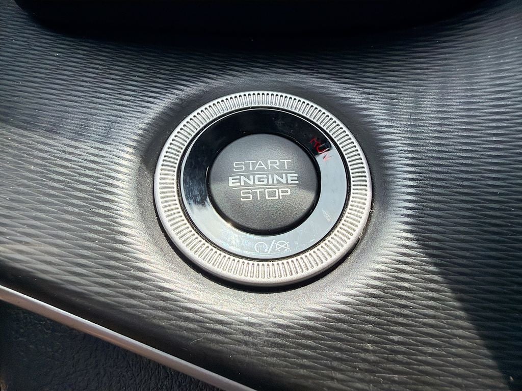 2023 Jeep Grand Cherokee L Laredo 4x2