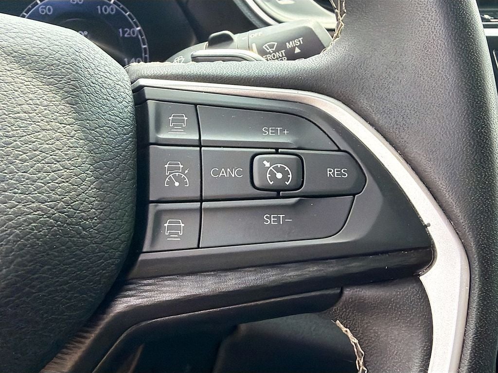 2023 Jeep Grand Cherokee L Laredo 4x2
