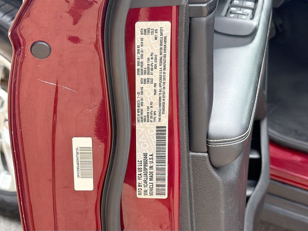 2023 Jeep Grand Cherokee L Laredo 4x2