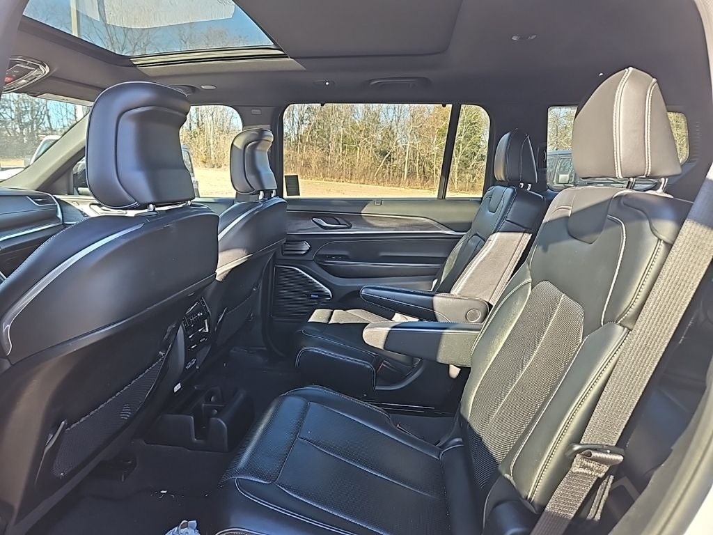 2021 Jeep Grand Cherokee L Overland 4x2