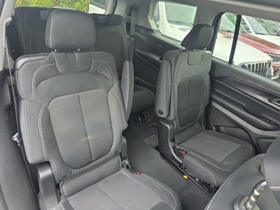 2023 Jeep Grand Cherokee L Laredo 4x4