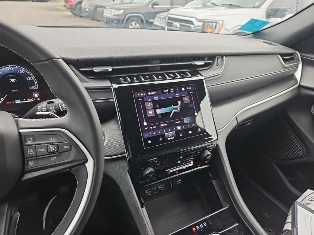 2024 Jeep Grand Cherokee L Altitude 4x4