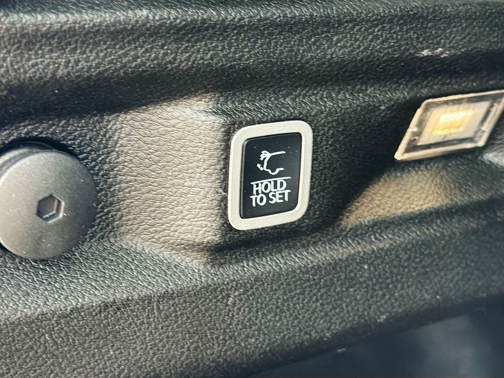 2022 Jeep Grand Cherokee L Laredo 4x4