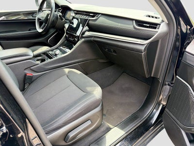 2022 Jeep Grand Cherokee L Laredo 4x4