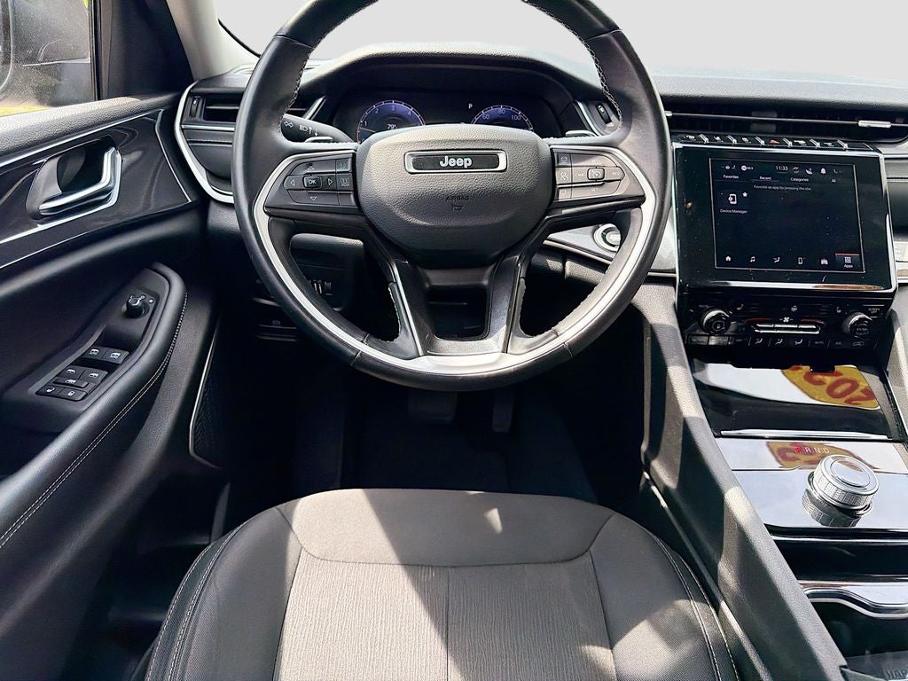 2022 Jeep Grand Cherokee L Laredo 4x4