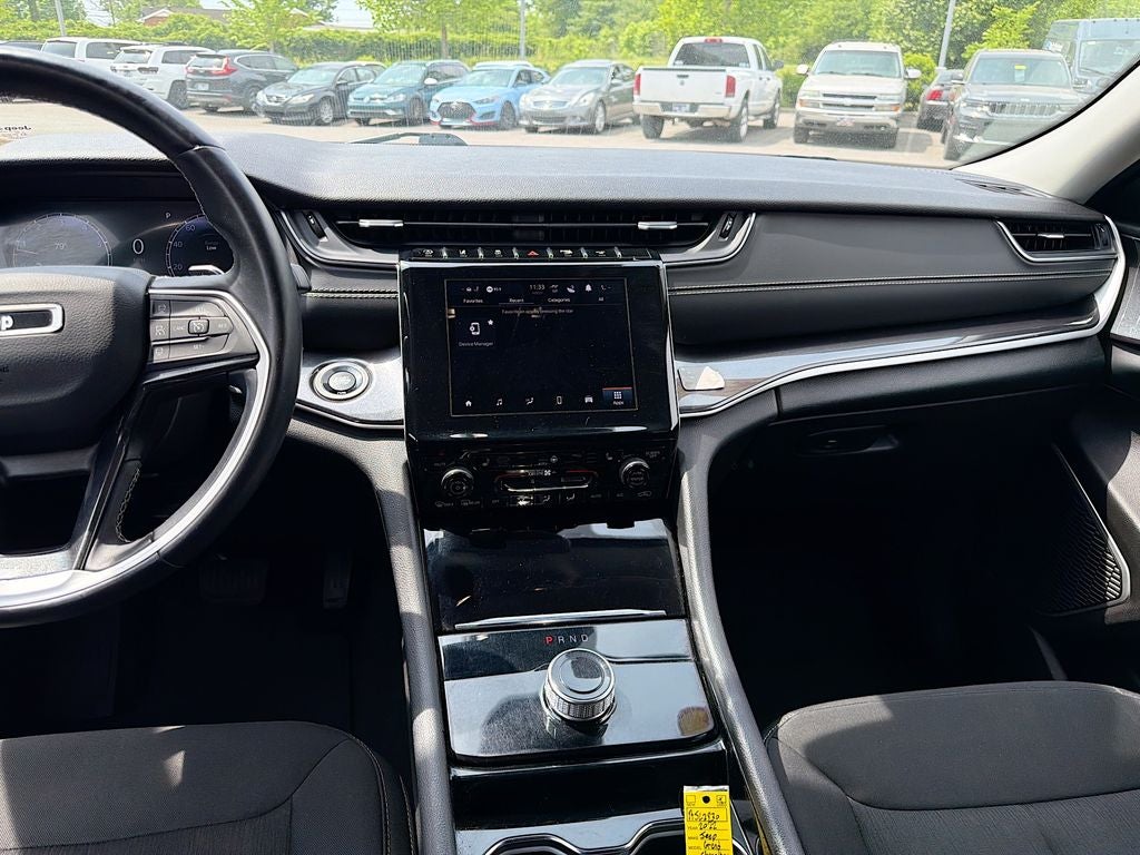 2022 Jeep Grand Cherokee L Laredo 4x4