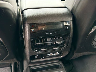 2022 Jeep Grand Cherokee L Laredo 4x4