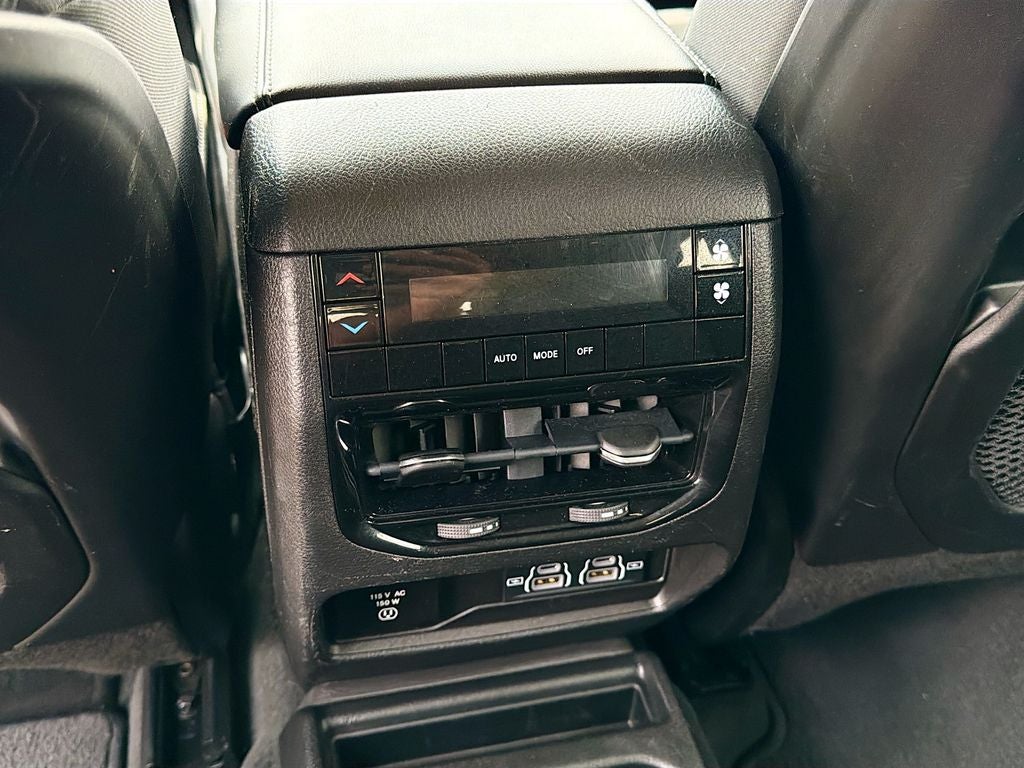 2022 Jeep Grand Cherokee L Laredo 4x4