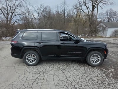 2022 Jeep Grand Cherokee L Laredo 4x4