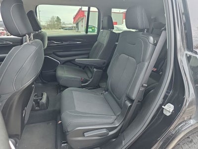 2022 Jeep Grand Cherokee L Laredo 4x4