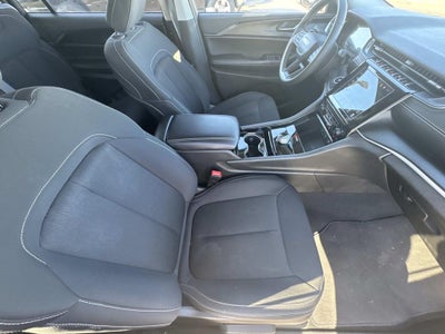 2023 Jeep Grand Cherokee L Laredo 4x4