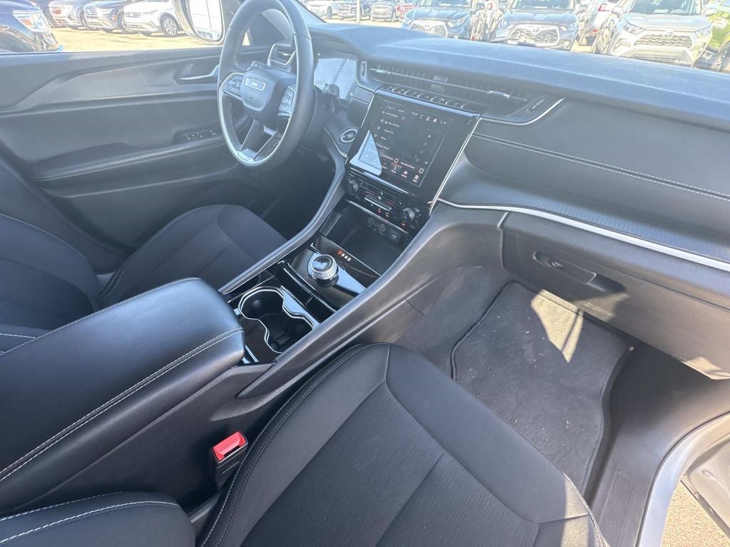 2023 Jeep Grand Cherokee L Laredo 4x4