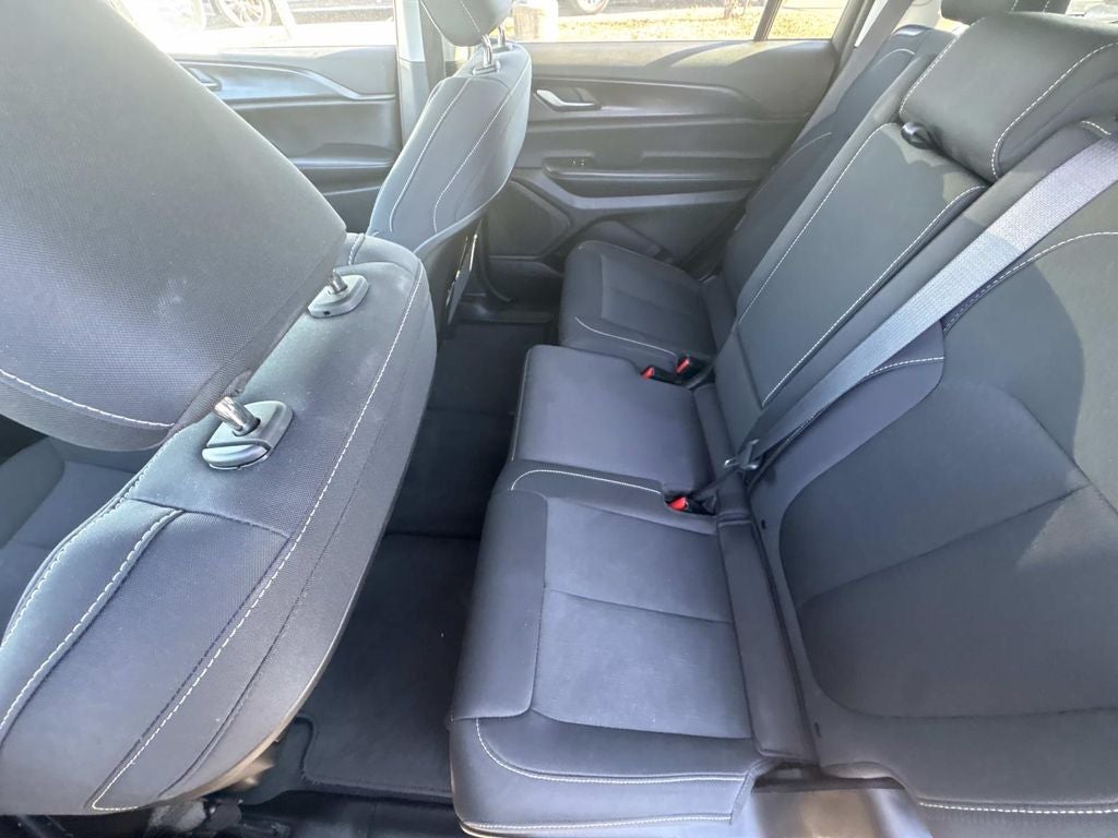 2023 Jeep Grand Cherokee L Laredo 4x4