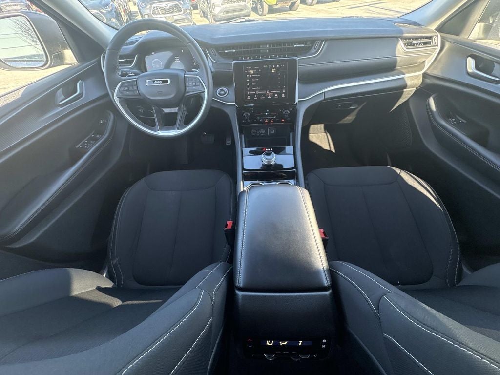 2023 Jeep Grand Cherokee L Laredo 4x4