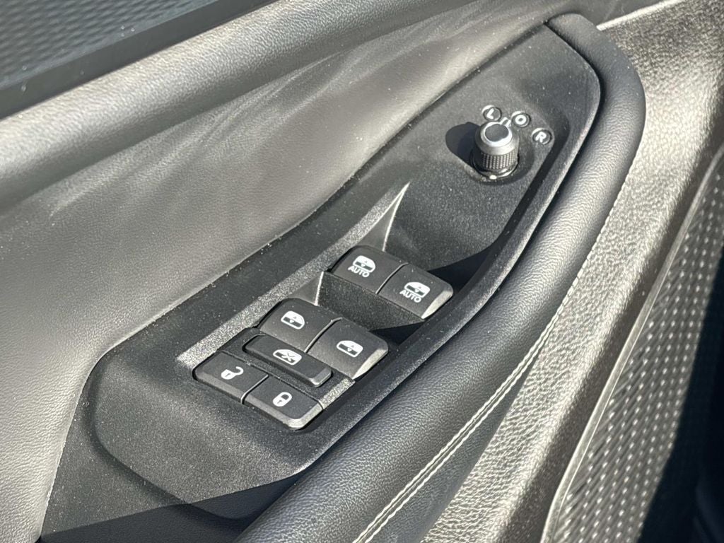 2023 Jeep Grand Cherokee L Laredo 4x4