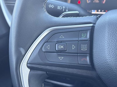 2023 Jeep Grand Cherokee L Laredo 4x4