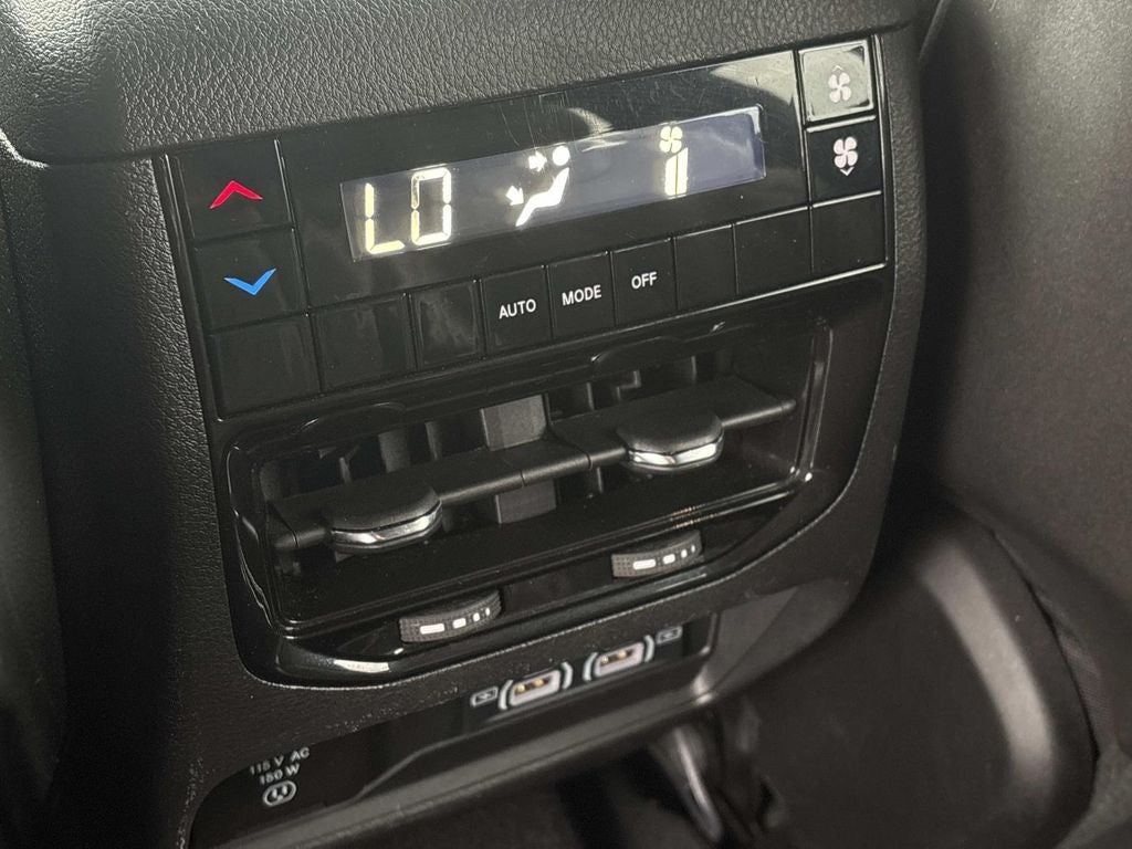 2024 Jeep Grand Cherokee L Altitude 4x4