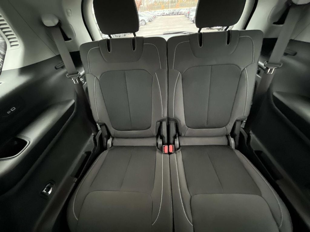 2021 Jeep Grand Cherokee L Laredo 4x4