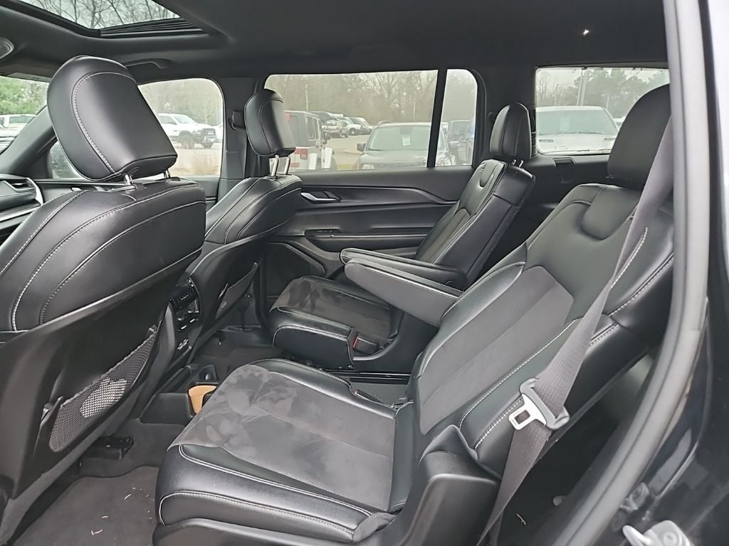 2023 Jeep Grand Cherokee L Altitude 4x4