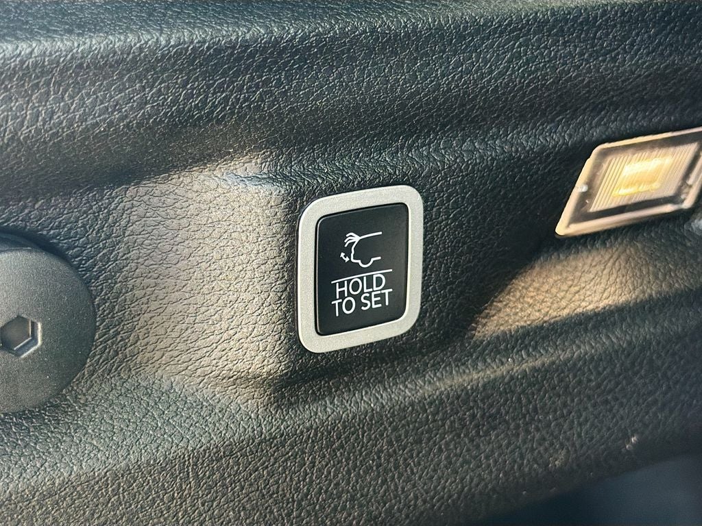 2022 Jeep Grand Cherokee L Laredo 4x4