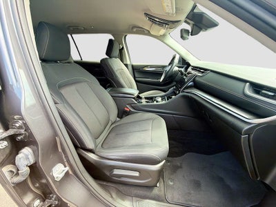 2022 Jeep Grand Cherokee L Laredo 4x4