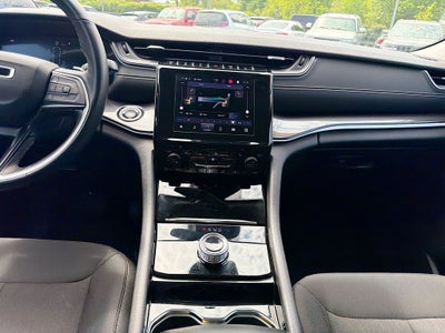 2022 Jeep Grand Cherokee L Laredo 4x4