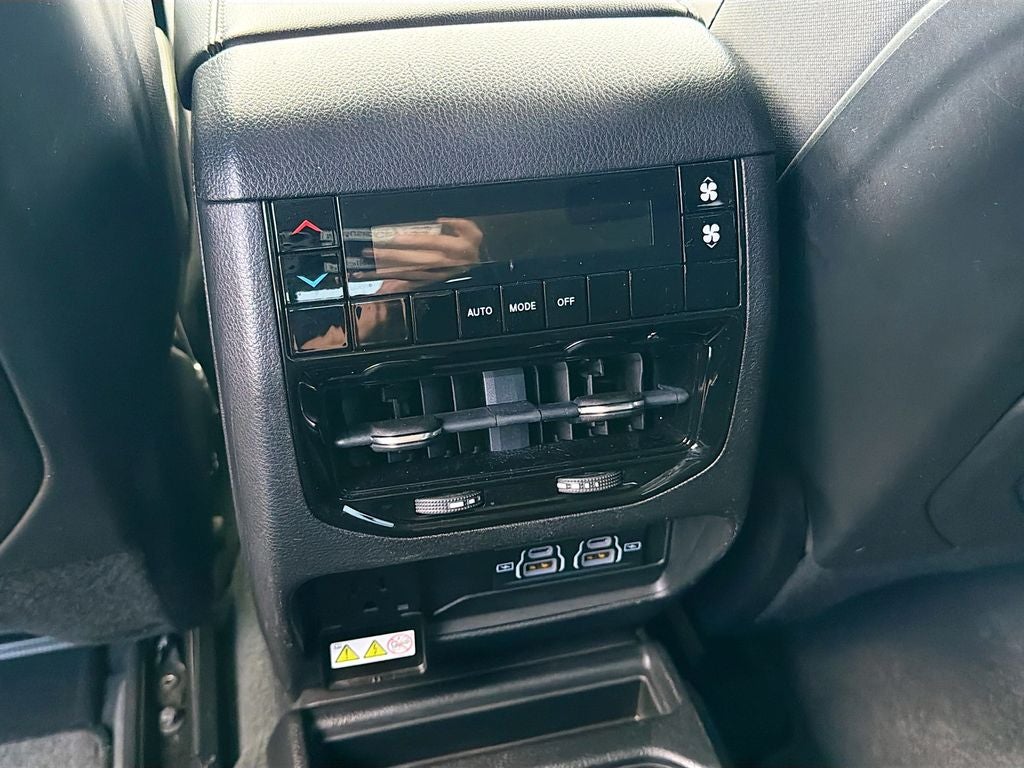 2022 Jeep Grand Cherokee L Laredo 4x4
