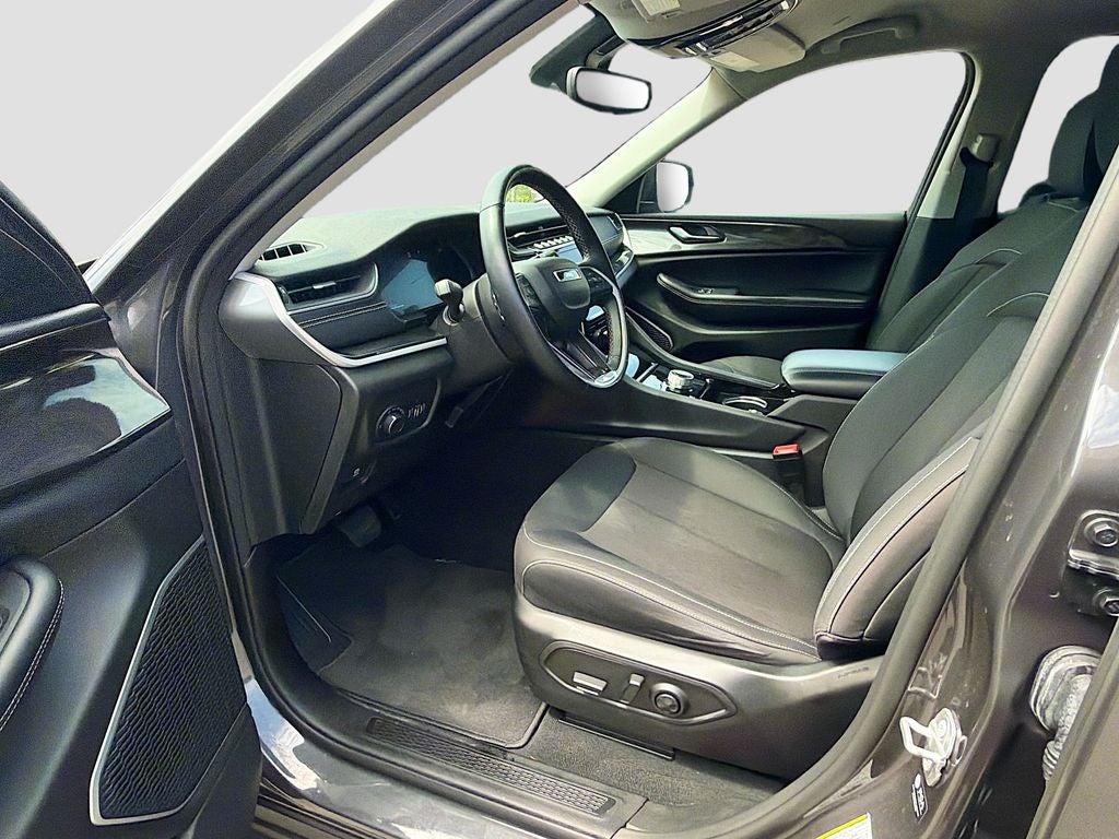 2022 Jeep Grand Cherokee L Laredo 4x4