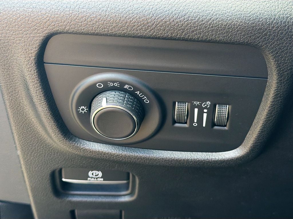 2022 Jeep Grand Cherokee L Laredo 4x4