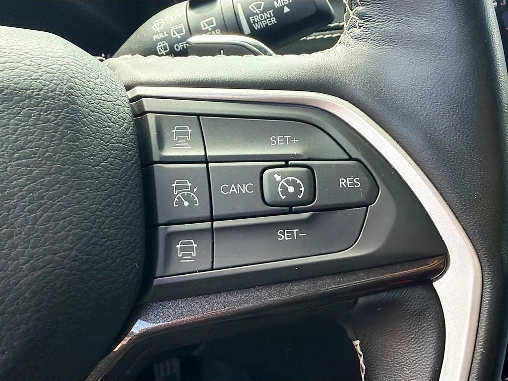 2022 Jeep Grand Cherokee L Laredo 4x4
