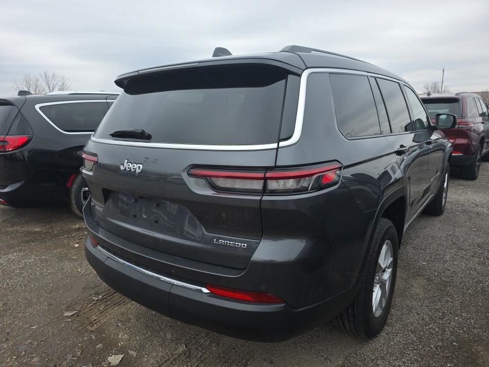 2022 Jeep Grand Cherokee L Laredo 4x4