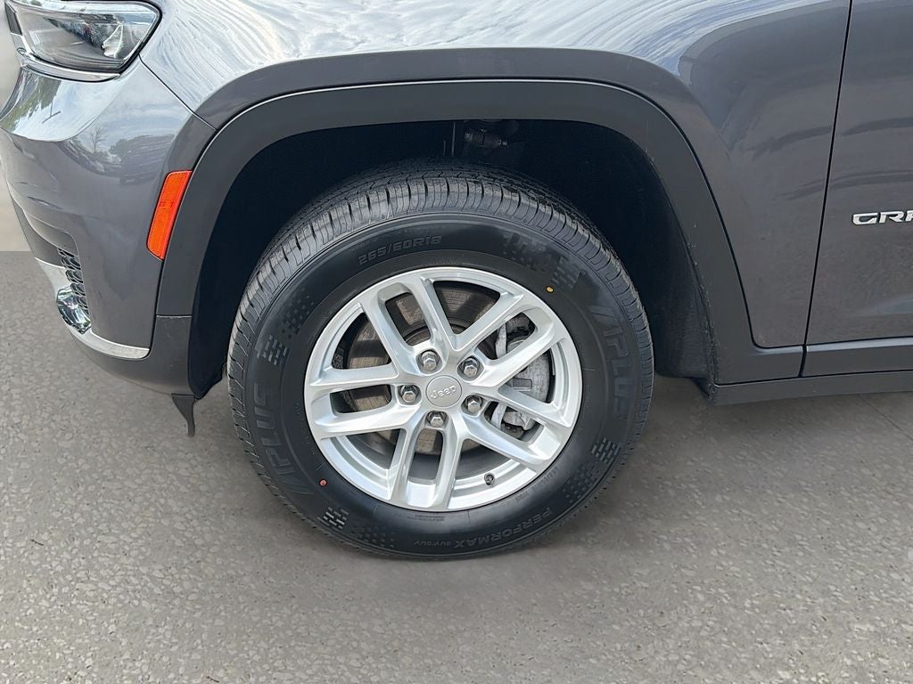 2022 Jeep Grand Cherokee L Laredo 4x4