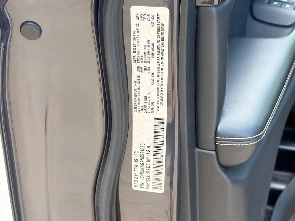 2022 Jeep Grand Cherokee L Laredo 4x4